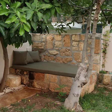 度假居 The Tiny Dependance 阿尔戈斯托利翁